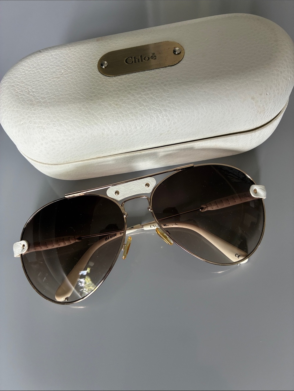CHLOÉ vintage White leather  & Gold Aviator Sunglasses with Case